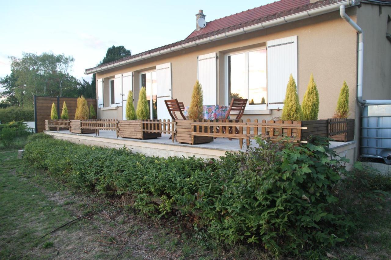 La Maison Et Son Jardin Sur Le Canal De Bourgogne Ravieres Kültér fotó