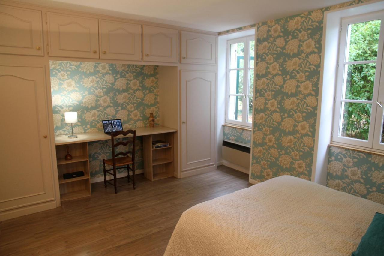 La Maison Et Son Jardin Sur Le Canal De Bourgogne Ravieres Kültér fotó