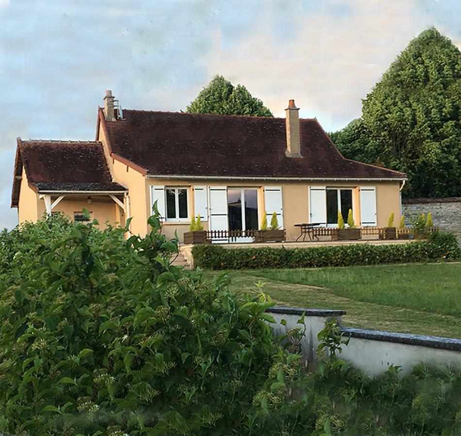 La Maison Et Son Jardin Sur Le Canal De Bourgogne Ravieres Kültér fotó